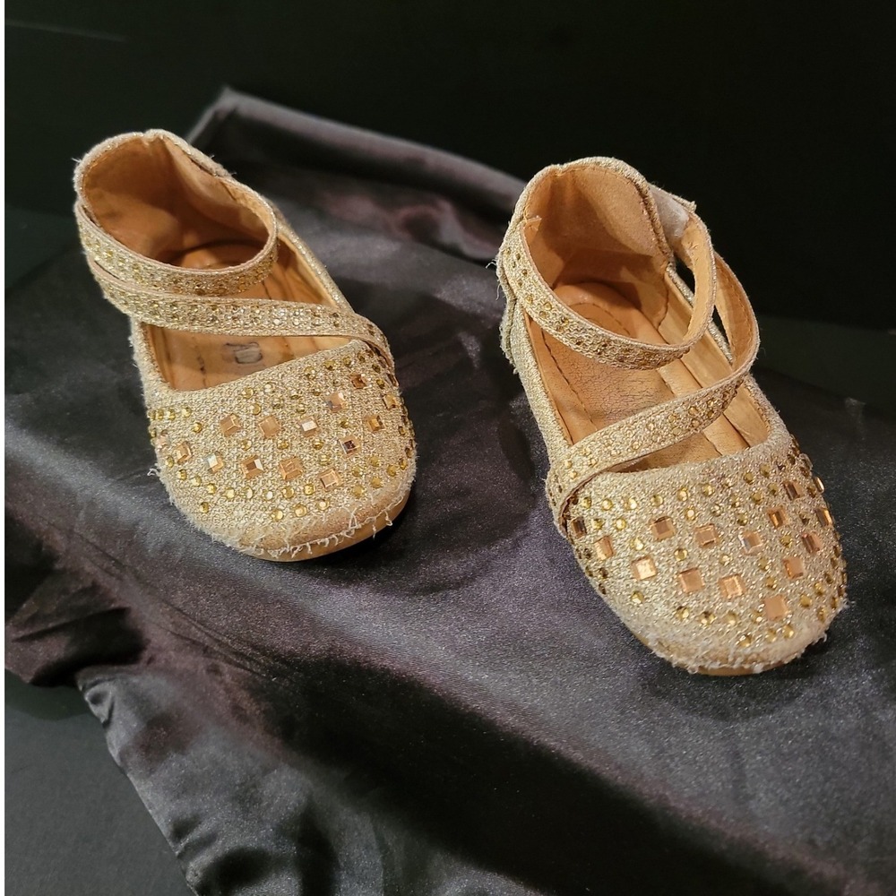 Belladia Toddler Girls Gold Rhinestone Mary Jane Flats Dress Shoes Size 4 / 19